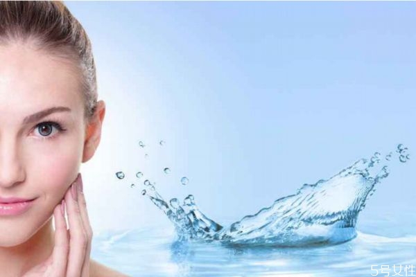 冬天要霜好還是乳液好 冬天化妝品用乳還是霜 冬天要霜好還是乳液好 冬天化妝品用乳還是霜