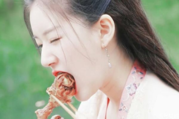 直男癌怎么對女朋友的 如何知道他是否是直男癌 直男癌怎么對女朋友的 如何知道他是否是直男癌