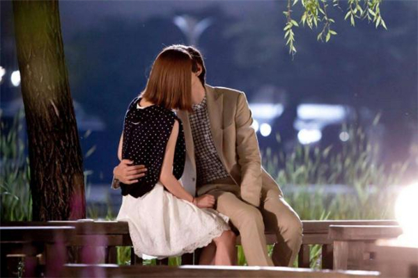 一見鐘情是什么感覺 一見鐘情會(huì)長久嗎 一見鐘情是什么感覺 一見鐘情會(huì)長久嗎