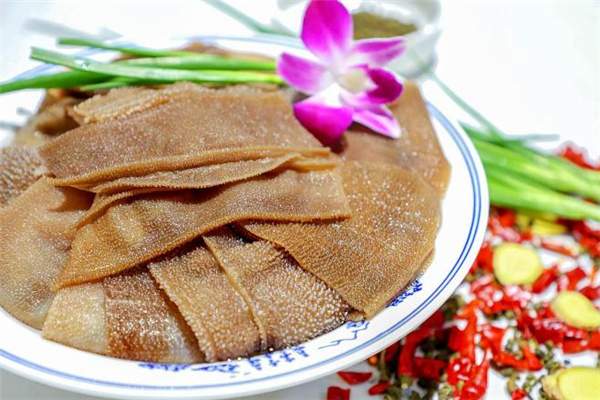 黃喉和毛肚哪個好吃些 黃喉和毛肚是哪個部位 黃喉和毛肚哪個好吃些 黃喉和毛肚是哪個部位