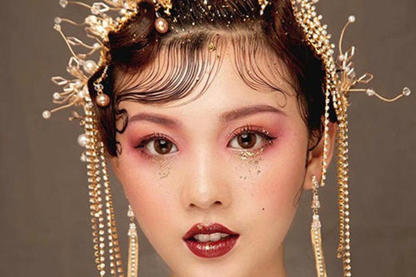 五官扁平的女生怎么化妝好看 五官扁平女生的化妝技巧 五官扁平的女生怎么化妝好看 五官扁平女生的化妝技巧