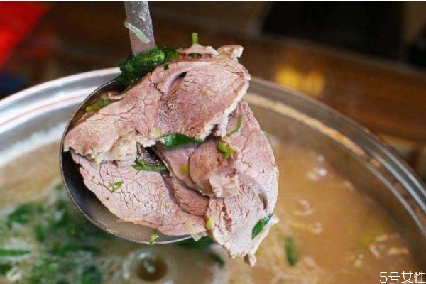 羊肉湯有什么營養(yǎng)價值呢 喝羊肉湯有什么好處呢 羊肉湯有什么營養(yǎng)價值呢 喝羊肉湯有什么好處呢