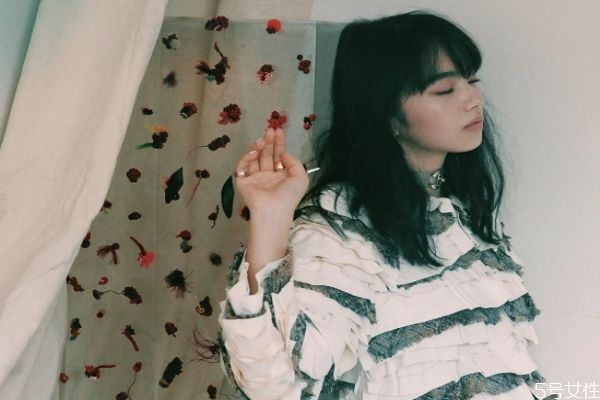 如何暗示男友送自己喜歡的禮物 問(wèn)男朋友要禮物的技巧 如何暗示男友送自己喜歡的禮物 問(wèn)男朋友要禮物的技巧