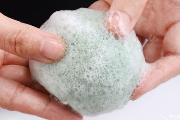 洗臉撲可以當(dāng)粉撲用嗎 洗臉撲可以用來上妝嗎 洗臉撲可以當(dāng)粉撲用嗎 洗臉撲可以用來上妝嗎