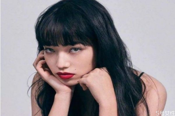 如何暗示男友送自己喜歡的禮物 問(wèn)男朋友要禮物的技巧 如何暗示男友送自己喜歡的禮物 問(wèn)男朋友要禮物的技巧