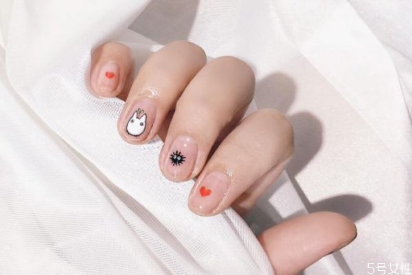 指甲油為什么會(huì)變干變稠 如何判斷指甲油是否過期 指甲油為什么會(huì)變干變稠 如何判斷指甲油是否過期