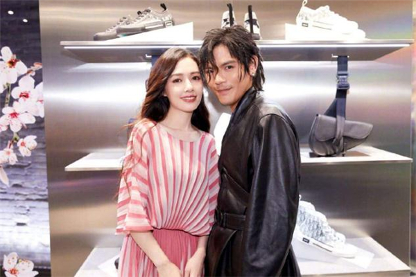 對(duì)象有異性固定聊天對(duì)象該介意嗎 如何看待異性聊天對(duì)象 對(duì)象有異性固定聊天對(duì)象該介意嗎 如何看待異性聊天對(duì)象