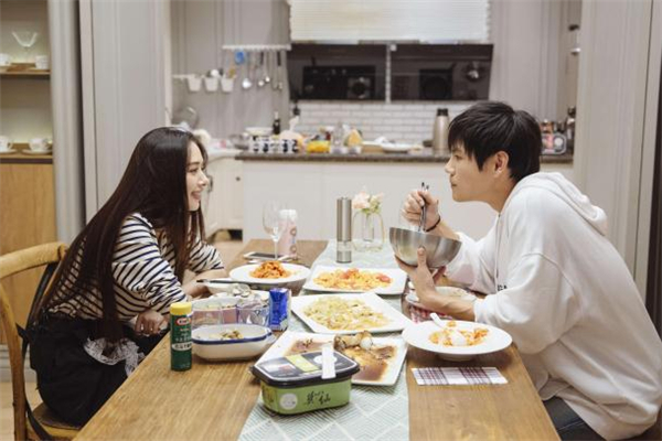 對(duì)象有異性固定聊天對(duì)象該介意嗎 如何看待異性聊天對(duì)象 對(duì)象有異性固定聊天對(duì)象該介意嗎 如何看待異性聊天對(duì)象