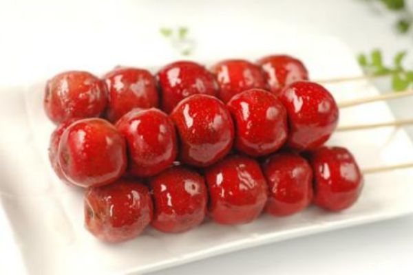 冰糖葫蘆的糖是怎么做的呢 冰糖葫蘆是怎么做的呢 冰糖葫蘆的糖是怎么做的呢 冰糖葫蘆是怎么做的呢