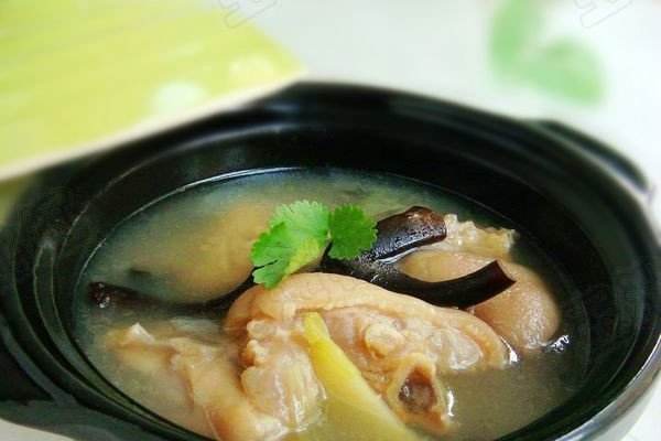 豬腳燉海帶怎么做好吃 豬腳燉海帶有什么作用 豬腳燉海帶怎么做好吃 豬腳燉海帶有什么作用