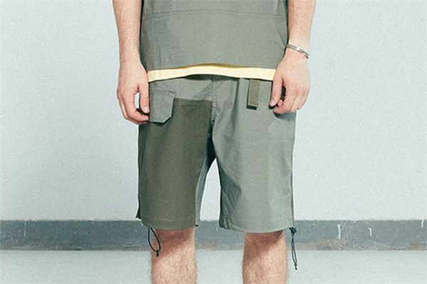 男生運(yùn)動短褲什么款式好看 男生穿什么運(yùn)動短褲顯腿長 男生運(yùn)動短褲什么款式好看 男生穿什么運(yùn)動短褲顯腿長