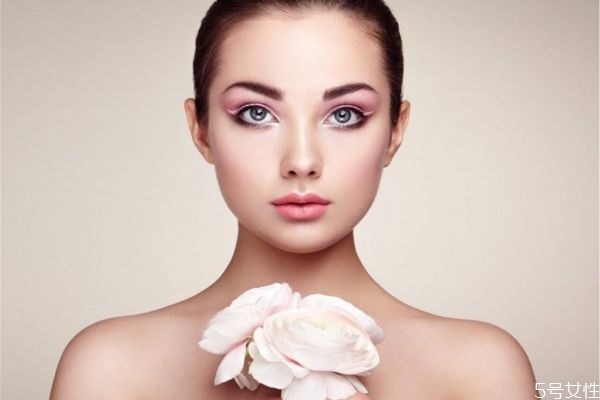 冬天點(diǎn)痣容易恢復(fù)嗎 冬天適合點(diǎn)痣嗎 冬天點(diǎn)痣容易恢復(fù)嗎 冬天適合點(diǎn)痣嗎