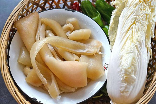 豬皮可以天天吃嗎 豬皮吃多了有沒(méi)有害處 豬皮可以天天吃嗎 豬皮吃多了有沒(méi)有害處