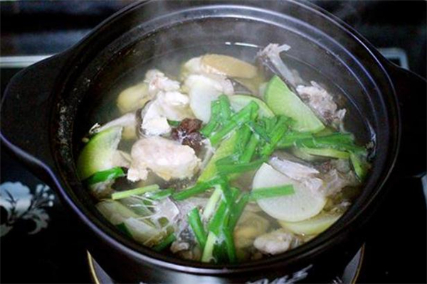 安康魚吃前怎么處理 安康魚肚子里有線蟲能吃嗎 安康魚吃前怎么處理 安康魚肚子里有線蟲能吃嗎