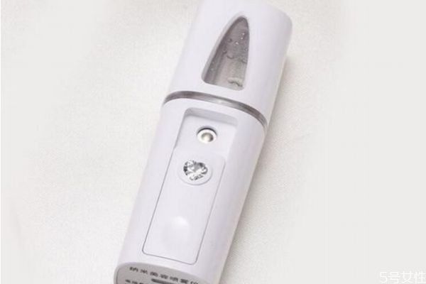 補(bǔ)水儀是洗臉后用嗎 不洗臉用補(bǔ)水儀的壞處 補(bǔ)水儀是洗臉后用嗎 不洗臉用補(bǔ)水儀的壞處