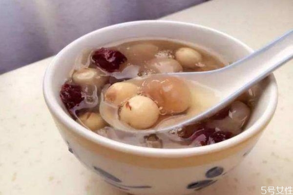 蓮子有什么營養(yǎng)價(jià)值呢 蓮子怎么做好吃呢 蓮子有什么營養(yǎng)價(jià)值呢 蓮子怎么做好吃呢