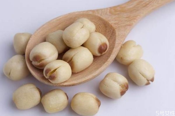 蓮子有什么營養(yǎng)價(jià)值呢 蓮子怎么做好吃呢 蓮子有什么營養(yǎng)價(jià)值呢 蓮子怎么做好吃呢