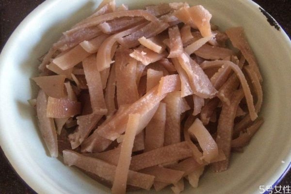 豬皮可以吃嗎 豬皮有什么營養(yǎng)價(jià)值呢 豬皮可以吃嗎 豬皮有什么營養(yǎng)價(jià)值呢