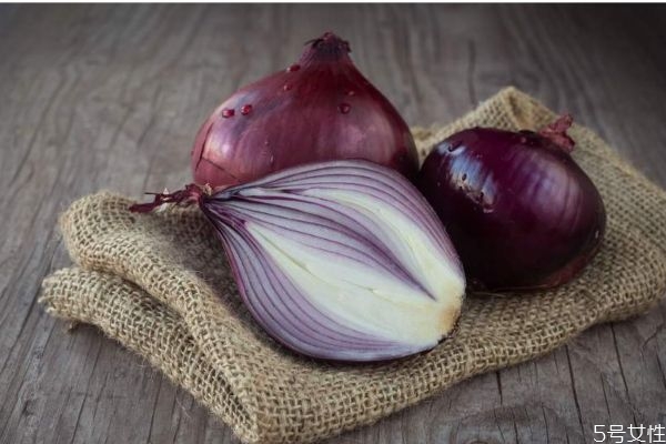 洋蔥有什么營養(yǎng)價(jià)值呢 吃洋蔥有什么好處呢 洋蔥有什么營養(yǎng)價(jià)值呢 吃洋蔥有什么好處呢