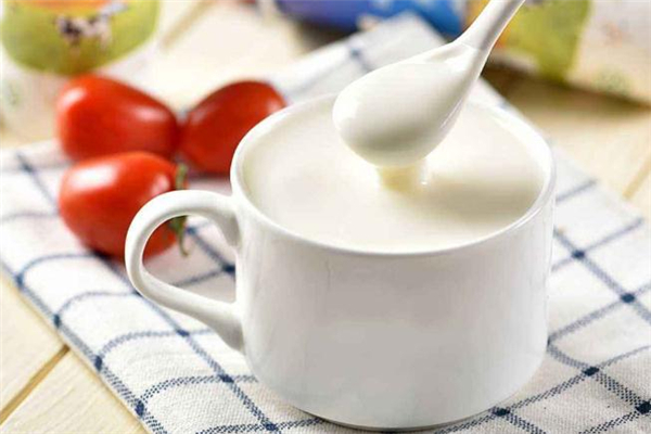 喝酸奶放屁多是好是壞 喝酸奶放屁多怎么回事 喝酸奶放屁多是好是壞 喝酸奶放屁多怎么回事