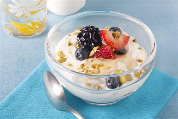 喝酸奶放屁多是好是壞 喝酸奶放屁多怎么回事 喝酸奶放屁多是好是壞 喝酸奶放屁多怎么回事