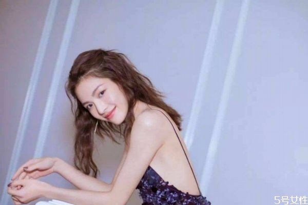 女生安全感不足表現(xiàn)在哪里 女生安全感不足的三種表現(xiàn) 女生安全感不足表現(xiàn)在哪里 女生安全感不足的三種表現(xiàn)