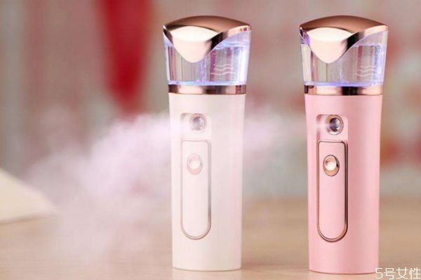 補(bǔ)水儀是洗臉后用嗎 不洗臉用補(bǔ)水儀的壞處 補(bǔ)水儀是洗臉后用嗎 不洗臉用補(bǔ)水儀的壞處