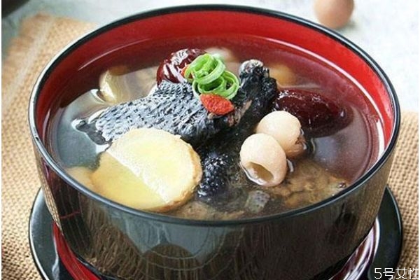 烏雞湯的熱量高嗎 喝烏雞湯會長胖嗎 烏雞湯的熱量高嗎 喝烏雞湯會長胖嗎