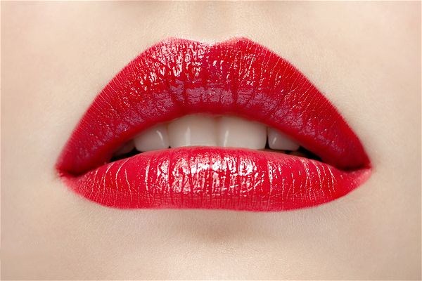 做半永久定唇妝沒有顏色是什么原因 做完半永久定唇妝要注意什么 做半永久定唇妝沒有顏色是什么原因 做完半永久定唇妝要注意什么