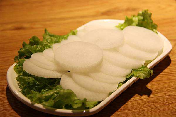 潤肺吃什么食物好 秋冬潤肺的水果有哪些 潤肺吃什么食物好 秋冬潤肺的水果有哪些