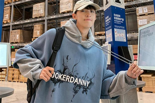 港風(fēng)穿搭有什么特點(diǎn) 男生港風(fēng)穿搭圖片 港風(fēng)穿搭有什么特點(diǎn) 男生港風(fēng)穿搭圖片