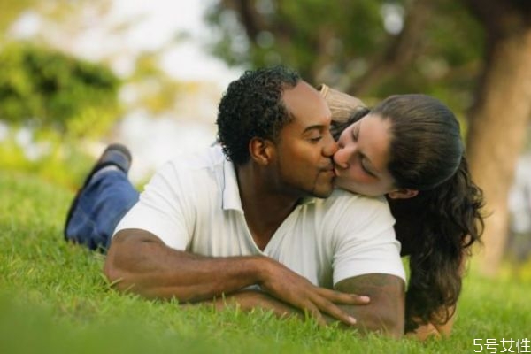 如何確定戀愛關系 怎樣才算確定戀愛關系 如何確定戀愛關系 怎樣才算確定戀愛關系