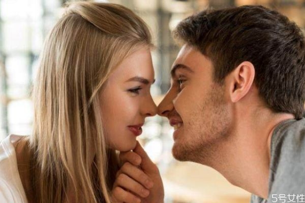 第一次接吻該注意什么 接吻的注意事項(xiàng) 第一次接吻該注意什么 接吻的注意事項(xiàng)