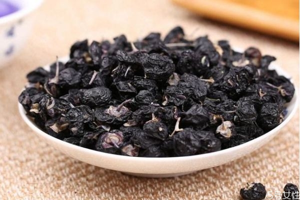 吃黑枸杞要注意什么呢 孕婦可以吃黑枸杞嗎 吃黑枸杞要注意什么呢 孕婦可以吃黑枸杞嗎