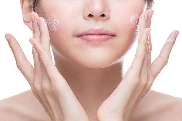 多喝水毛孔能變小嗎 日常收縮毛孔小技巧有哪些 多喝水毛孔能變小嗎 日常收縮毛孔小技巧有哪些