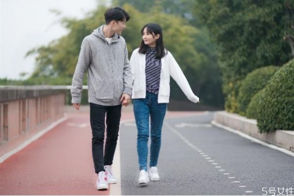 女人冷暴力的具體表現(xiàn) 女生冷暴力意味著什么 女人冷暴力的具體表現(xiàn) 女生冷暴力意味著什么