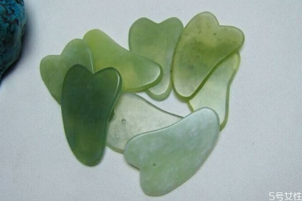 面部刮痧有什么作用呢 面部刮痧有什么注意的呢 面部刮痧有什么作用呢 面部刮痧有什么注意的呢