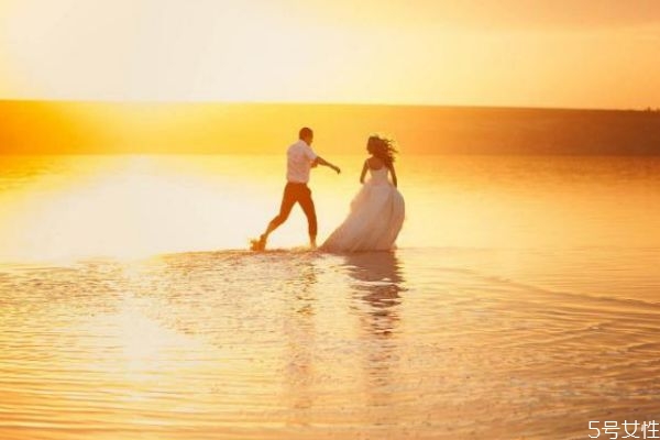 婚前應該同居嗎 婚前應不應該住在一起 婚前應該同居嗎 婚前應不應該住在一起