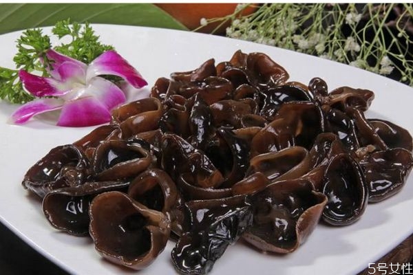 黑木耳的營養(yǎng)價(jià)值有什么呢 吃黑木耳有什么好處呢 黑木耳的營養(yǎng)價(jià)值有什么呢 吃黑木耳有什么好處呢