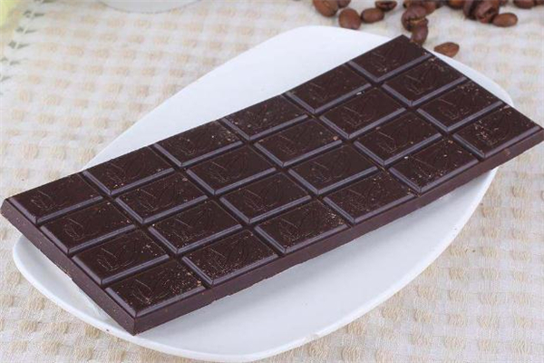 晚上吃黑巧克力會胖嗎 晚上吃黑巧克力會失眠嗎