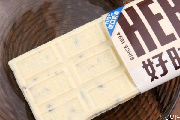 白巧克力的熱量高嗎 吃白巧克力會(huì)長(zhǎng)胖嗎 白巧克力的熱量高嗎 吃白巧克力會(huì)長(zhǎng)胖嗎