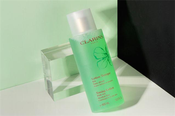 嬌韻詩綠水配什么乳液 嬌韻詩綠水可以當爽膚水用嗎 嬌韻詩綠水配什么乳液 嬌韻詩綠水可以當爽膚水用嗎