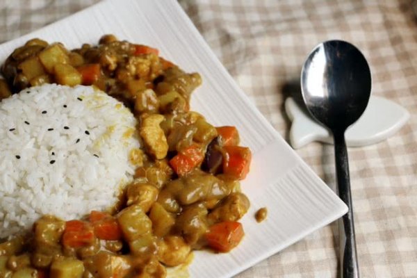 咖喱飯熱量高嗎 咖喱飯怎么做好吃 咖喱飯熱量高嗎 咖喱飯怎么做好吃