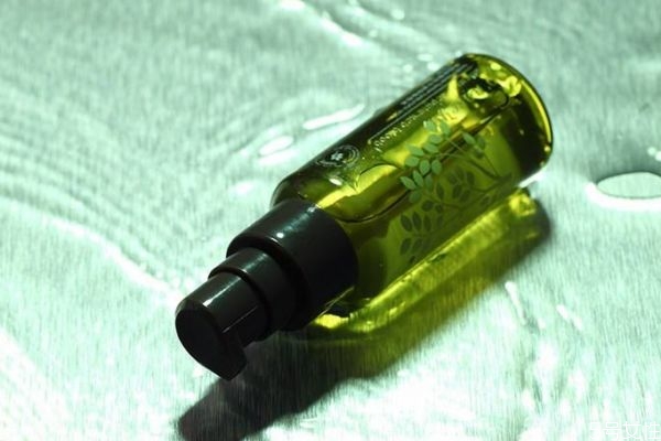 刷酸刷的是什么酸呢 護(hù)膚的酸有哪些呢 刷酸刷的是什么酸呢 護(hù)膚的酸有哪些呢