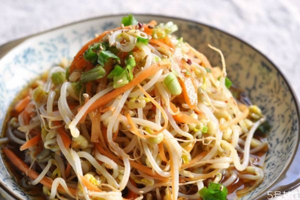 豆芽有什么營養(yǎng)價(jià)值呢 吃豆芽有什么好處呢 豆芽有什么營養(yǎng)價(jià)值呢 吃豆芽有什么好處呢