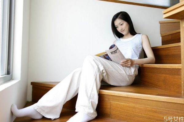 造成痛經(jīng)的原因有什么呢 為什么會痛經(jīng)呢 造成痛經(jīng)的原因有什么呢 為什么會痛經(jīng)呢