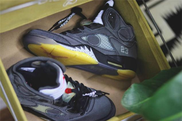 off white聯(lián)名aj5什么時(shí)候發(fā)售 ow聯(lián)名aj5多少錢(qián) off white聯(lián)名aj5什么時(shí)候發(fā)售 ow聯(lián)名aj5多少錢(qián)