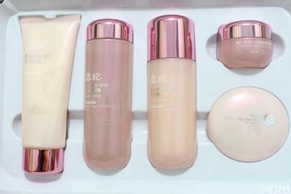 春紀(jì)新彈力菁華乳多少錢 春紀(jì)新彈力菁華乳功效 春紀(jì)新彈力菁華乳多少錢 春紀(jì)新彈力菁華乳功效