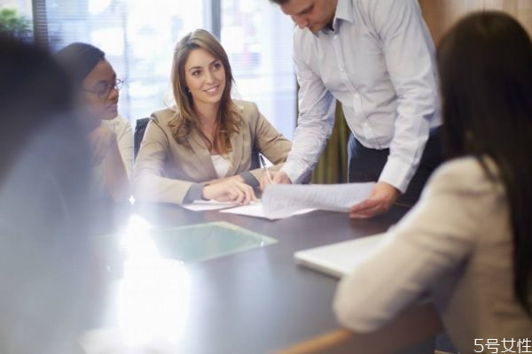 兩人一直曖昧是不是不好 最容易曖昧的5種男女關(guān)系 兩人一直曖昧是不是不好 最容易曖昧的5種男女關(guān)系