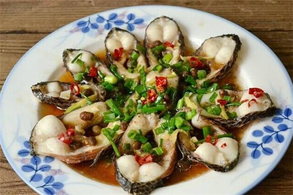 清蒸黑魚的做法 清蒸黑魚怎么做不腥 清蒸黑魚的做法 清蒸黑魚怎么做不腥